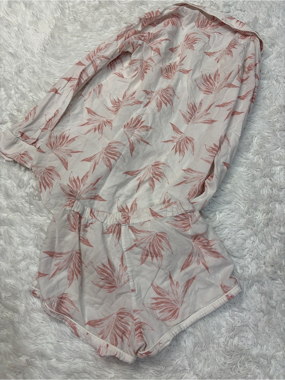 DESMOND & DEMPSEY Deia Printed Cotton Pyjama Set Pink & White - Picture 4 of 6